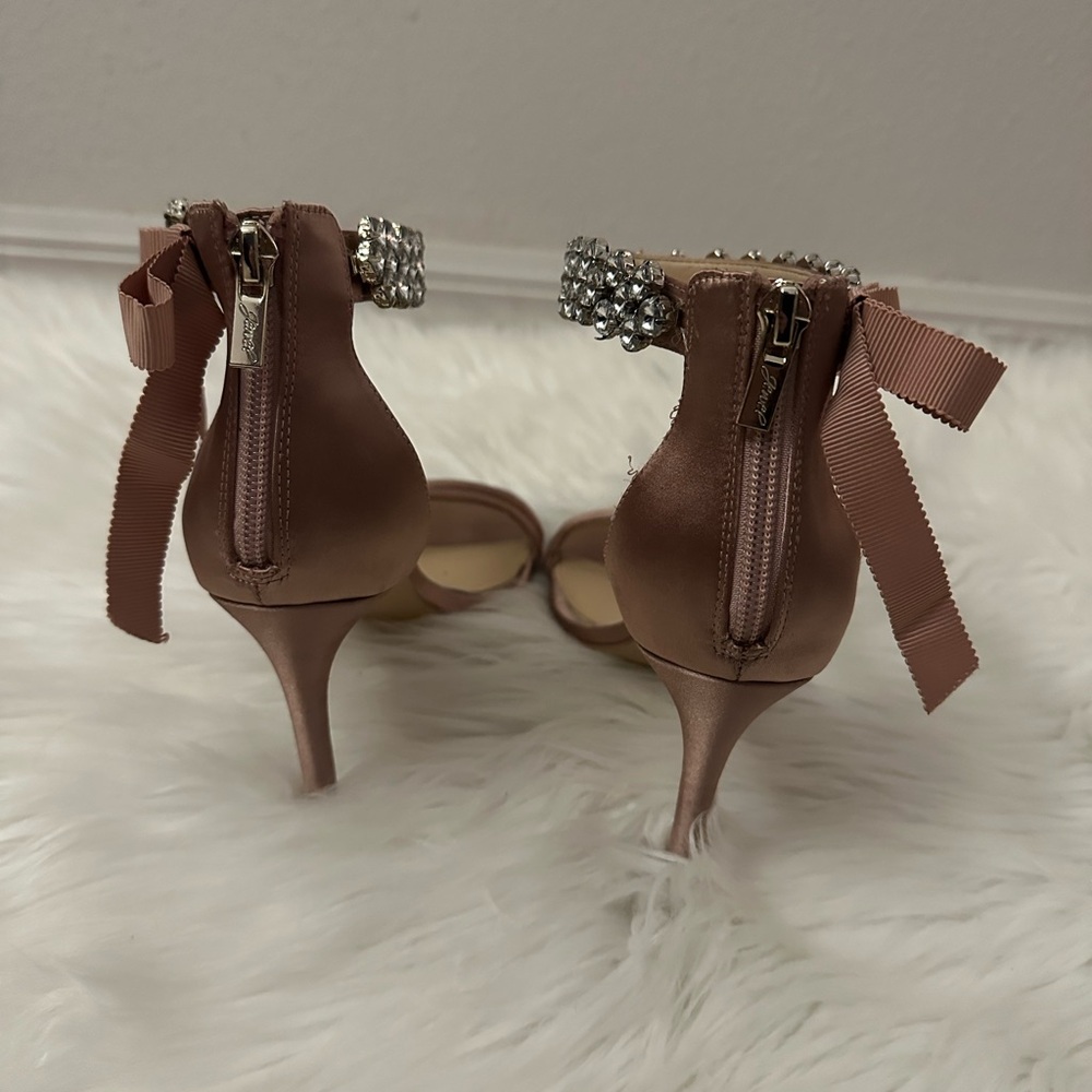 Jewel Badgley Mischka Women’s Debra Satin Dress Heels - Size [8] - Picture 6 of 10